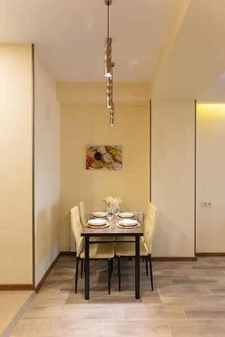 Gg Home - 1-Bedroom Apartment With River View Tbilisi